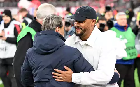 Wiedersehen beim Supercup und dann am achten Spieltag: Bayern-Coach Vincent Kompany (r) und sein BVB-Kollege Niko Kovac. (Archivbild) - Foto: Sven Hoppe/dpa