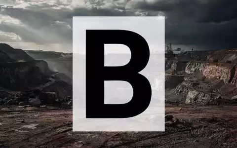 Eine desolate Bergbau-Landschaft unter einem stürmischen Himmel, die Verlust und Unsicherheit im Sektor darstellt. - Foto: über boerse-global.de