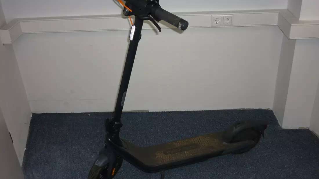 POL-CUX: Sichergestellter E-Scooter in der Wingst - Eigentümer gesucht (Foto im Anhang) - Bild: presseportal.de