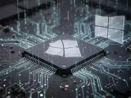 Nahaufnahme einer Platine mit leuchtenden Datenströmen, dezent mit Windows-Logo im Hintergrund. - Foto: über boerse-global.de