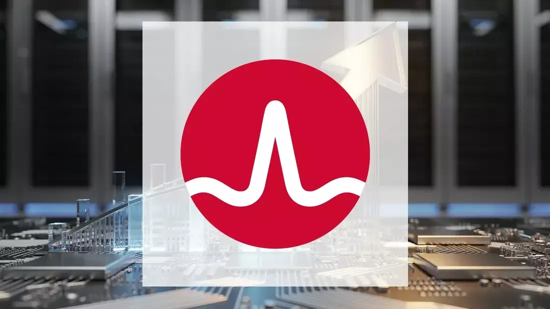 Broadcom's AI Surge vs Stock Slump: Insider Selling & Meta Threat
