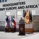 General Christopher Donahues Abschied am US-Militärstandort Wiesbaden geht feierlich im Freien über die Bühne. - Bild: Hannes P. Albert/dpa