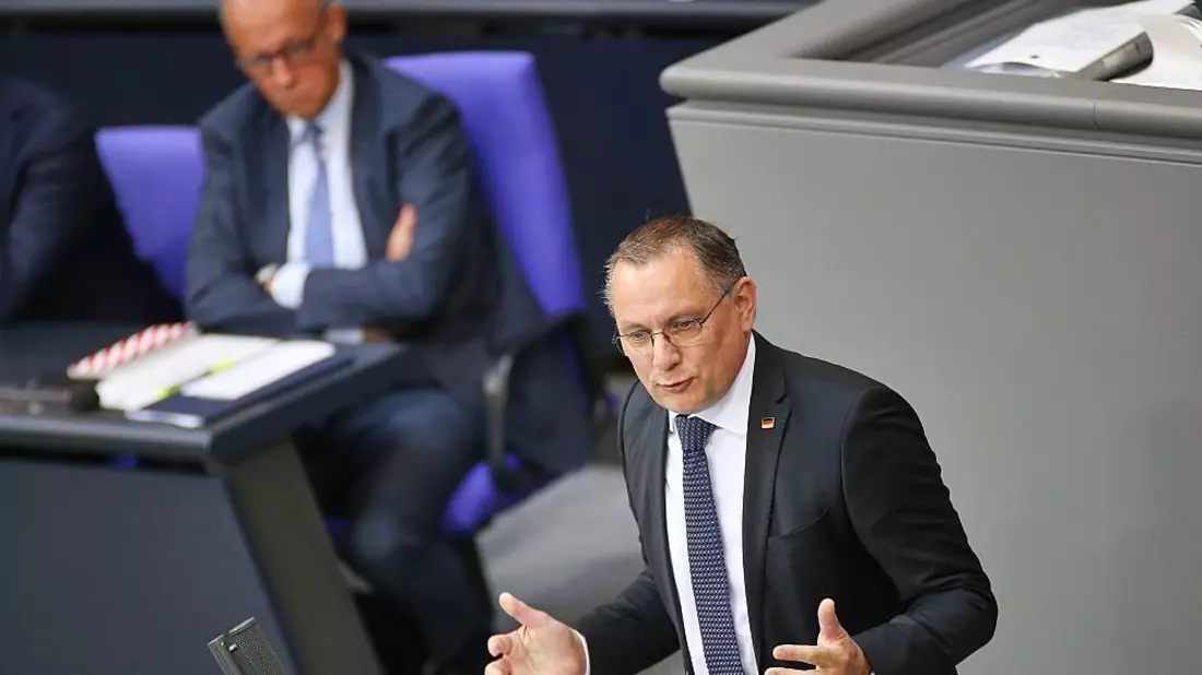 AfD in Infratest-Umfrage jetzt 5 Punkte vor der Union
