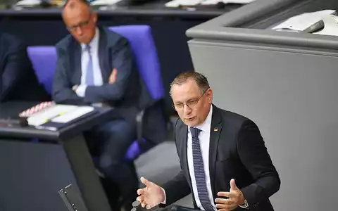 Friedirch Merz und Tino Chrupalla (Archiv) - Foto: via dts Nachrichtenagentur