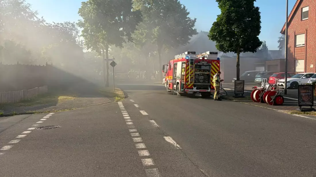 FW Gronau: Wohnhausbrand an der Nienborger Straße - Feuerwehr Gronau verhindert Schlimmeres - Bild: presseportal.de