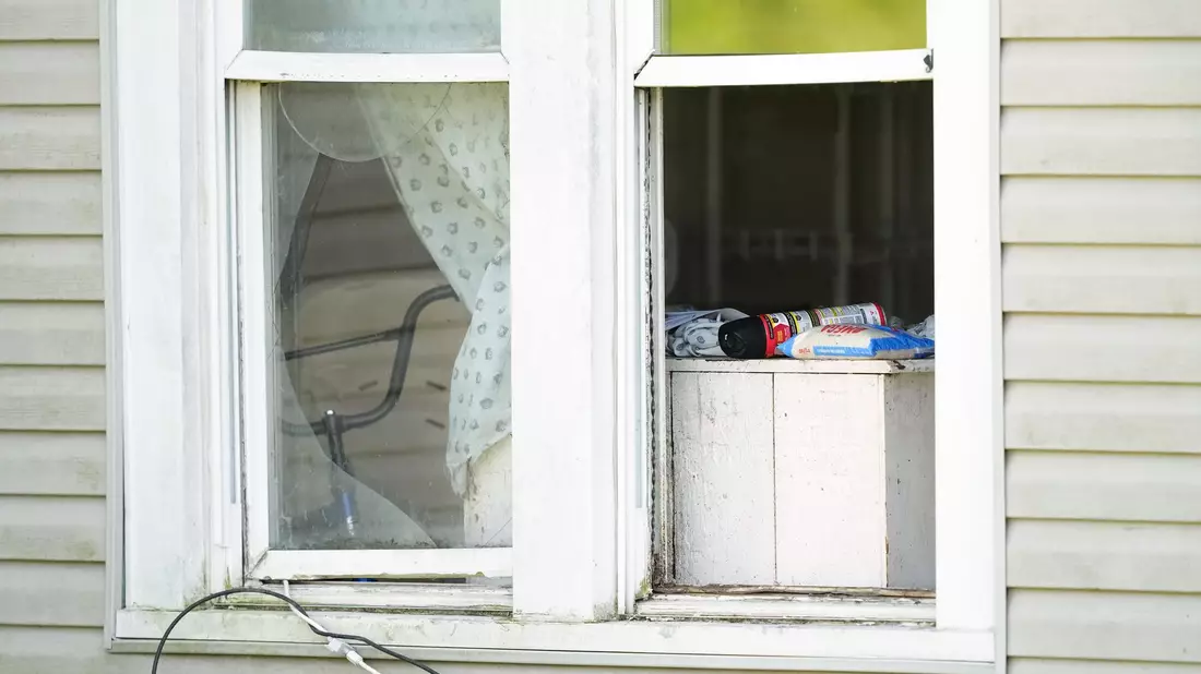 Nicht Menschenhandel, sondern ein innerfamiliärer Vorfall soll sich in diesem Holzhaus im US-Bundesstaat Ohio laut Behörden zugetragen haben. Die Ermittlungen laufen. - Bild: Carolyn Kaster/AP/dpa