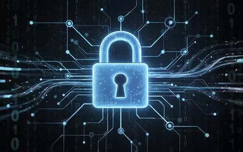 Leuchtend blaues Vorhängeschloss-Symbol über digitalem Netzwerkdiagramm mit Datenströmen, symbolisiert Cybersicherheits-Updates und Schwachstellenbehebung. - Foto: über boerse-global.de