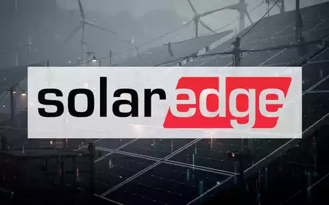 Abstrakte Darstellung von Solarenergie und internationalen Handelsspannungen mit gedĂ€mpften Farben und dramatischem Licht. - Foto: ĂŒber boerse-global.de