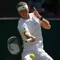Alexander Zverev steht in Wimbledon in der dritten Runde. - Foto: Maja Smiejkowska/AP/dpa