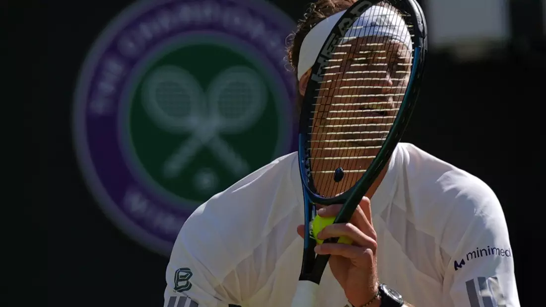 Alexander Zverev dominierte die Zweitrunden-Begegnung bis auf einen kurzen Wackler klar. - Bild: Maja Smiejkowska/AP/dpa