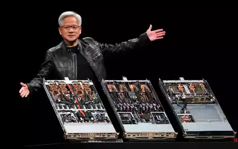 Nvidia-Chef Jensen Huang: Der Chipkonzern ist dank des KI-Booms das wertvollste Börsenunternehmen der Welt (Archivbild) - Foto: Chiang Ying-ying/AP/dpa