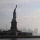 Die Freiheitsstatue war oft das Erste, was Flüchtlinge und Auswanderer von Amerika sahen - und deshalb erinnerten sie sich ihr ganzes weiteres Leben daran (Archivbild). - Bild: Christina Horsten/dpa/dpa-tmn