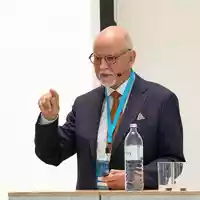 Sommerzeit, Urlaubszeit: Hygiene-Professor Martin Exner warnt vor Infektionsgefahr aus der Wasserleitung - Foto: presseportal.de