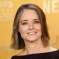 Oscar-Preisträgerin Jodie Foster glaubt, dass das Drehbuch zum Erfolgsfilm «F1» mit Brad Pitt möglicherweise von künstlicher Intelligenz geschrieben wurde. (Archivbild) - Foto: Jordan Strauss/Invision via AP/dpa