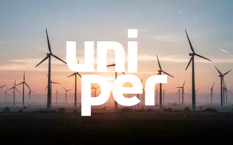 Windparks und Sonnenaufgang, die den Sektor der erneuerbaren Energien und Wachstum symbolisieren. - Foto: über boerse-global.de