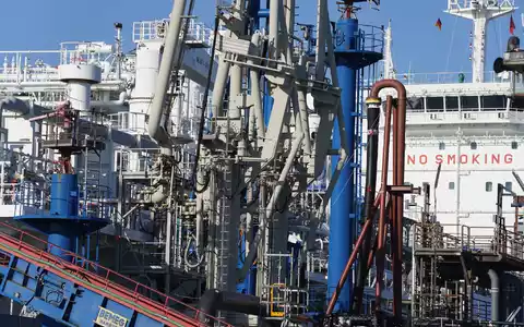 Zu den Folgen des russischen Angriffskriegs gegen die Ukraine gehören auch deutsche Bemühungen um neue Quellen für Energieimporte. (Symbolbild)  - Foto: Marcus Brandt/dpa