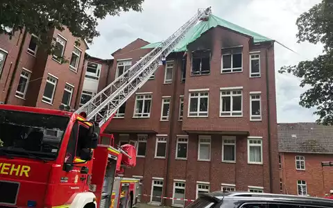IM-MV: Notdach schützt LUP-Klinikum nach Brand - Spezialausrüstung des Brandschutzes verhindert weitere Schäden - Foto: presseportal.de
