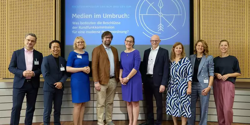 Medien im Umbruch: Zentrale Herausforderungen einer digitalen Kommunikationsordnung / Rechtssymposium von BLM und IUM eröffnet - Foto: presseportal.de