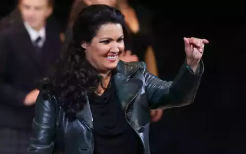 Die russische Starsopranistin Anna Netrebko hat wegen Erschöpfung mehrere Konzerte in der spanischen Hauptstadt Madrid abgesagt. (Archiv-Bild) - Foto: Franz Neumayr/apa/dpa