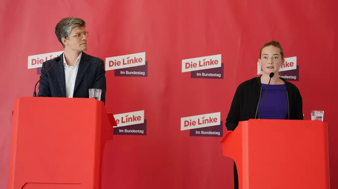 Linke-Politikerin Violetta Bock und Rechtsanwalt Johannes Franke in Berlin. Hat die Linke vor Gericht Erfolg? - Bild: Kay Nietfeld/dpa