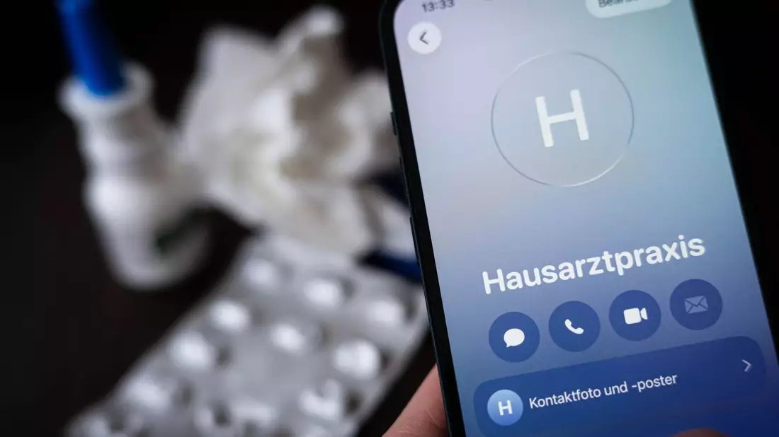 Die telefonische Krankschreibung soll beendet werden. (Symbolbild) - Bild: Sina Schuldt/dpa