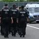 Die Polizei ist mit einem Großaufgebot bereits vor dem AfD-Parteitag im Einsatz. - Bild: Martin Schutt/dpa