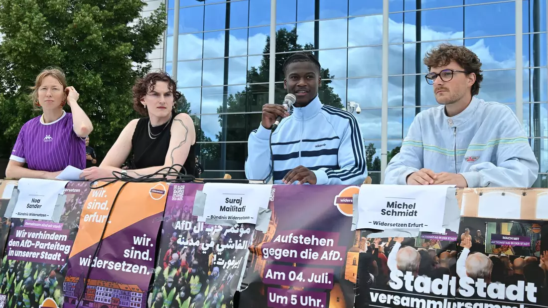 Erste Proteste gegen den AfD-Bundesparteitag. - Bild: Martin Schutt/dpa