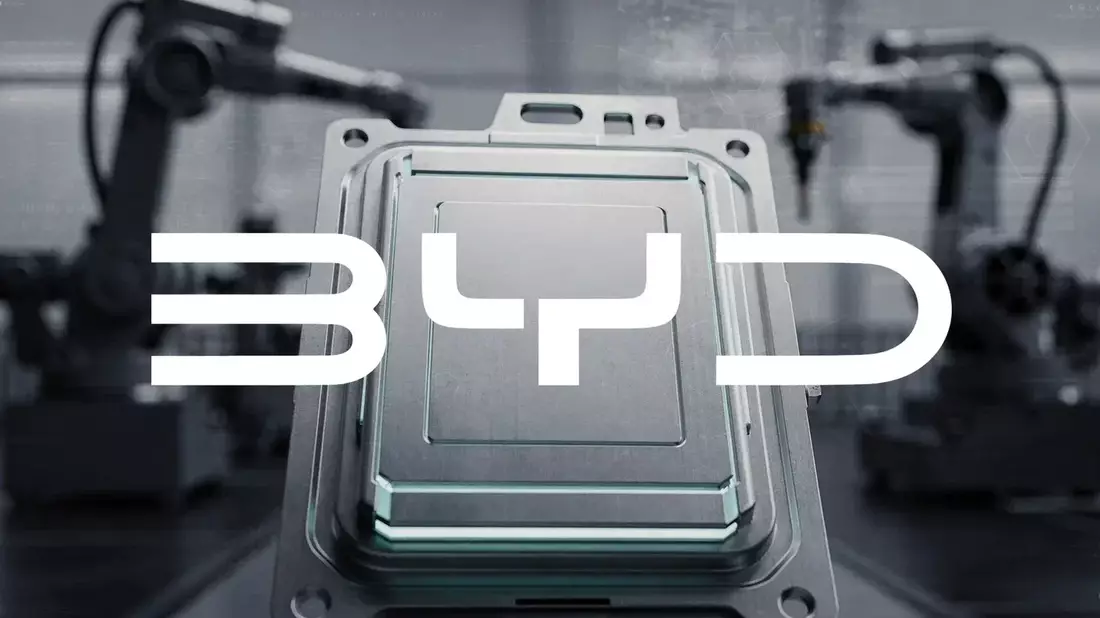BYD arrebata el liderazgo global de eléctricos a Tesla, pero sus acciones aún caen un 13% en 2025