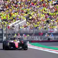 Lewis Hamilton gibt in Silverstone den Ton an. - Foto: David Davies/PA Wire/dpa