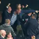 Prinz William fiebert immer wieder im Stadion mit seinem Lieblingsverein Aston Villa mit. (Archivbild) - Bild: Uncredited/AP/dpa