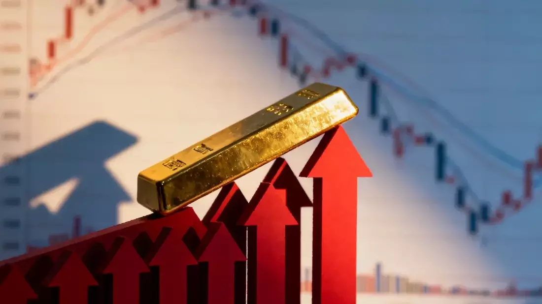 Oro repunta cerca de 4.187 dólares por compras de bancos centrales y debilidad laboral en EE.UU.