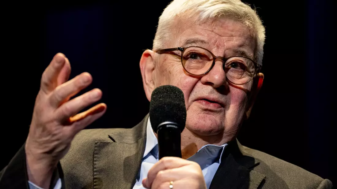 Europas Staats- und Regierungschefs näherten sich Donald Trump «auf breiter Schleimspur», kommentiert Joschka Fischer. (Archivbild) - Bild: Fabian Sommer/dpa