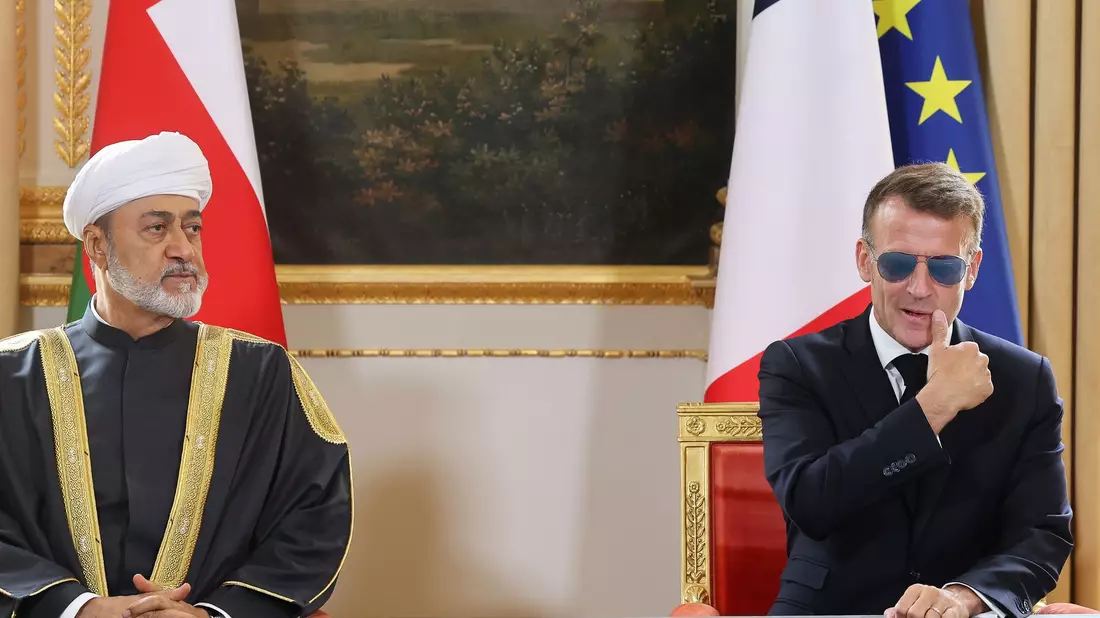 Macron sieht nach einem Gespräch mit dem Sultan von Oman eine positive Entwicklung bei der Frage einer sicheren Schifffahrt durch die Straße von Hormus (Archivbild). - Bild: Mehdi Fedouach/Pool AFP/AP/dpa