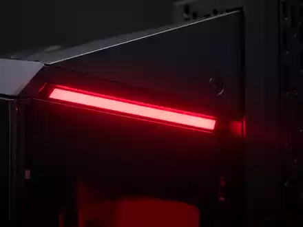 Nahaufnahme einer dunklen, modernen Spielkonsole mit glühender roter LED-Leiste, die einen kritischen Hardwarefehler anzeigt. - Foto: über boerse-global.de