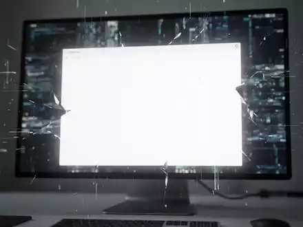 Ein minimalistisches weißes Fenster, das einen unscharfen digitalen Desktop teilweise verdeckt, veranschaulicht einen Softwarefehler auf einem Computerbildschirm. - Foto: über boerse-global.de