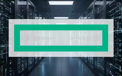 Abstrakte Darstellung einer modernen Computerinfrastruktur mit leuchtenden Server-Racks in einem kühlen, dunklen Rechenzentrum. - Foto: über boerse-global.de