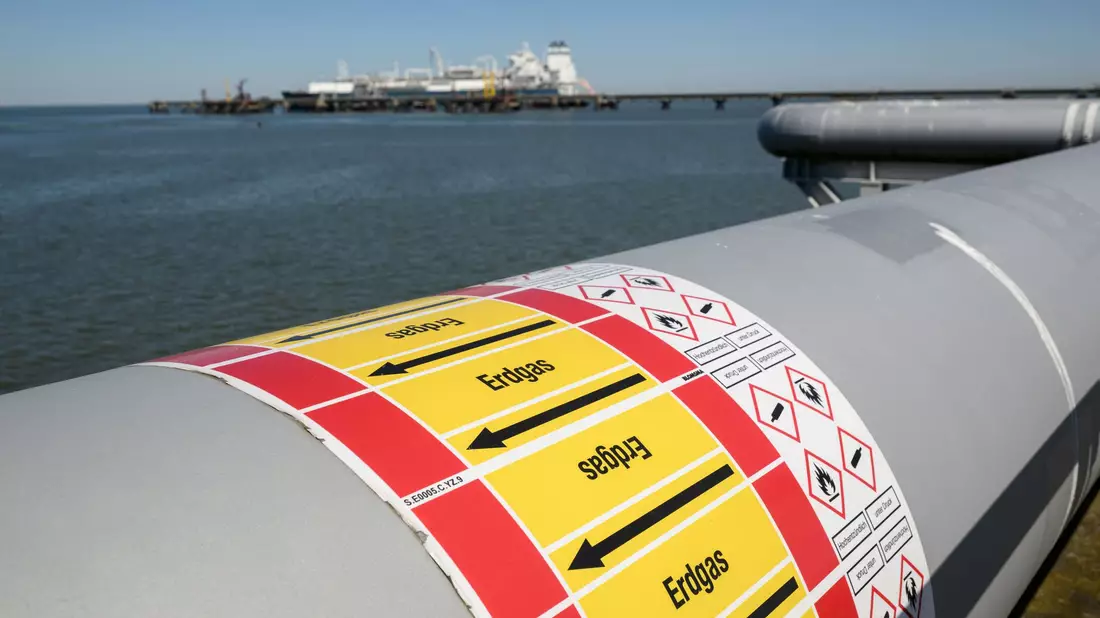 Das meiste Erdgas in Form von LNG kam zuletzt über die Terminals an der Nordseeküste. (Archivbild) - Bild: Izabela Mittwollen/dpa