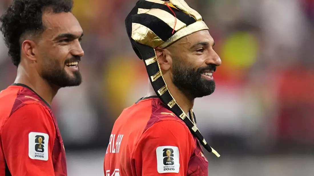 Mohamed Salah freut sich sehr auf das Achtelfinal-Duell mit Messi. - Bild: Julio Cortez/AP/dpa