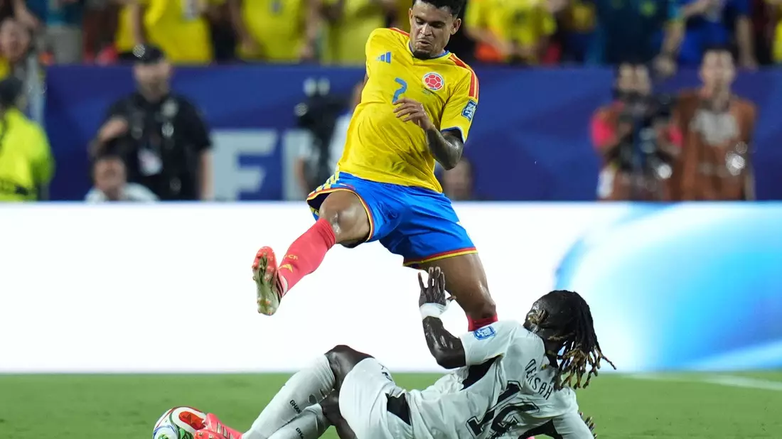 Bayerns Luis Díaz und Kolumbien stehen bei der WM im Achtelfinale. - Bild: Jeff Roberson/AP/dpa