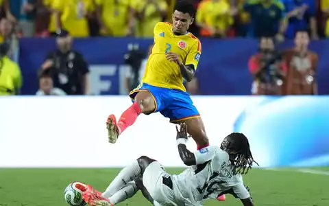 Bayerns Luis Díaz und Kolumbien stehen bei der WM im Achtelfinale. - Foto: Jeff Roberson/AP/dpa