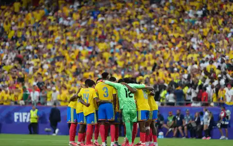 Vor der gelben Wand erreichte Kolumbien das Achtelfinale. - Foto: Ed Zurga/AP/dpa
