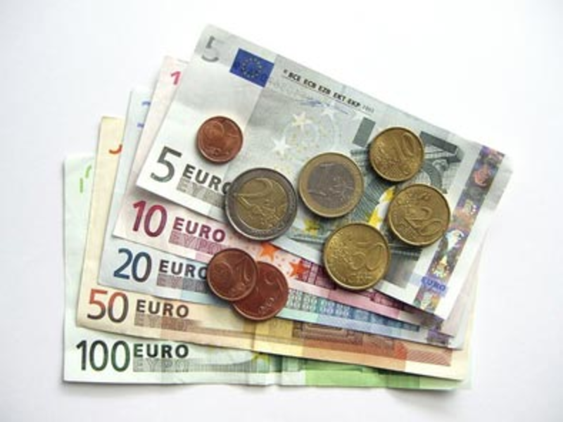 Geld - Foto: Fotolia.com / fuxart