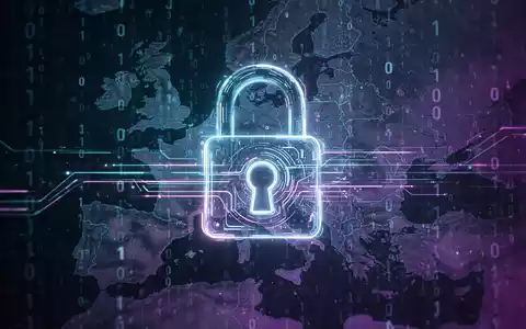 Abstraktes digitales Schloss mit Binärcode-Überlagerung und leuchtender Europakarte, Symbol für zunehmende Banking-Trojaner-Angriffe. - Foto: über boerse-global.de