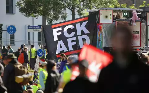 Demo vor AfD-Parteitag am 04.07.2026 - Foto: via dts Nachrichtenagentur