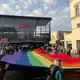 Doe Proteste gegen den AfD-Bundesparteitag in Erfurt verlaufen bisher weitgehend friedlich.  - Bild: Stefan Hantzschmann/dpa