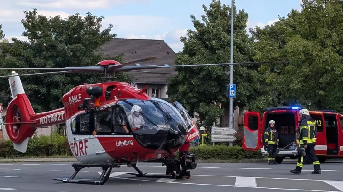 FW-EN: Verkehrsunfall in Breckerfeld: Feuerwehr sichert Hubschrauberlandung - Bild: presseportal.de