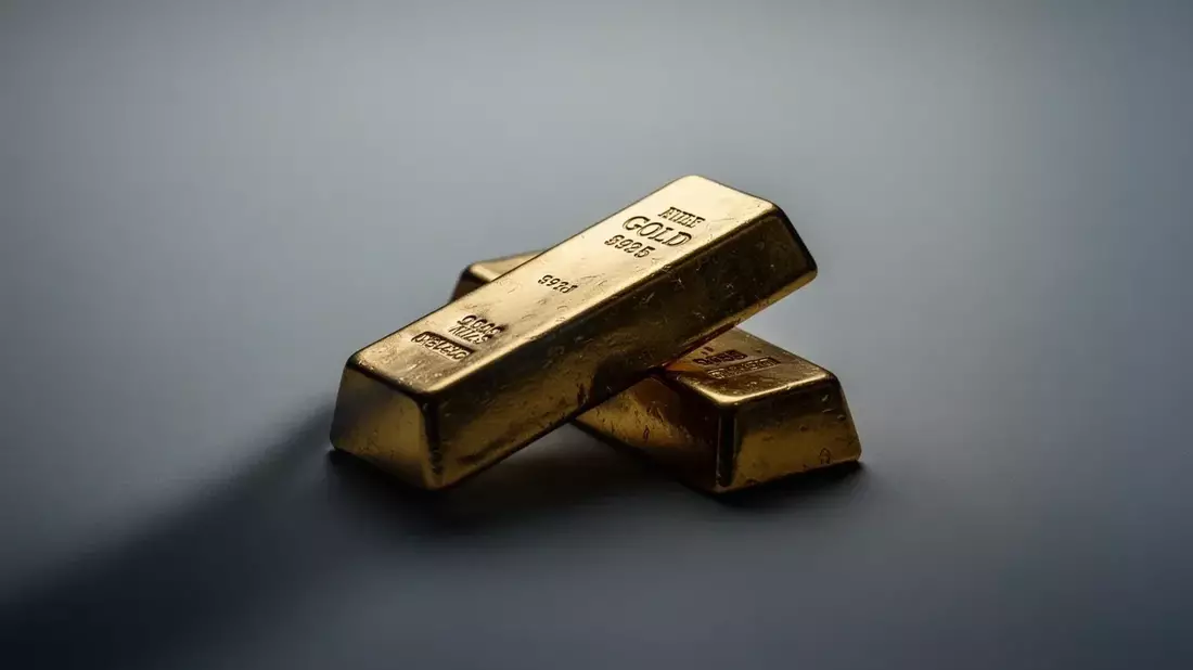 Gold Surges to $4,187 on Weak Jobs Data, Dovish Fed Bets