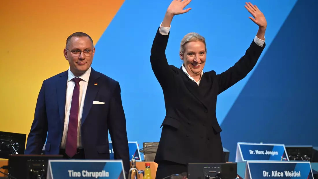 Tino Chrupalla und Alice Weidel bilden auch weiterhin das Spitzenduo der AfD.  - Bild: Katharina Kausche/dpa