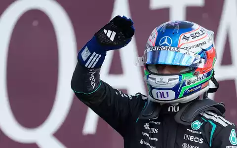Kimi Antonelli startet in Silverstone von Rang eins. - Foto: Darko Bandic/AP/dpa