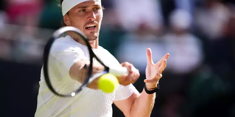 Alexander Zverev stellt mit dem Achtelfinaleinzug sein bestes Resultat in Wimbledon ein. - Foto: John Walton/PA Wire/dpa